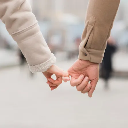 الانجذاب قد يحدث بسبب التشابه- المصدر freepik