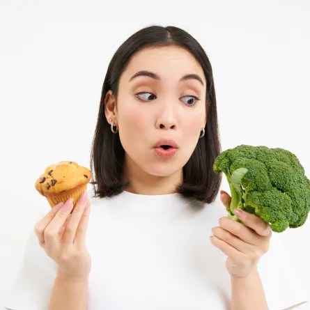 نظام غذائي شبيه بالصيام يقاوم السمنة ويُحدث تغييرات بالدماغ Image By Freepik