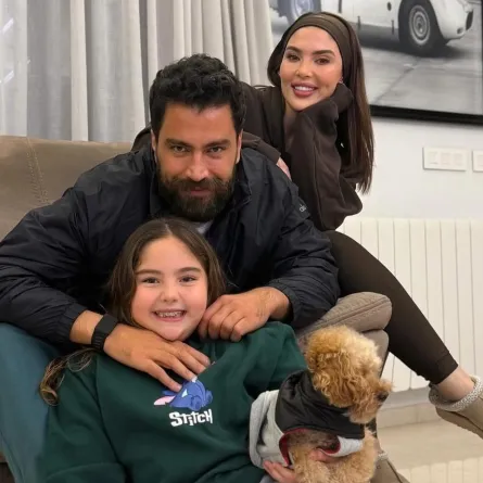 معتصم النهار وزوجته لين برنجكجي وابنتهما ساندرا- الصورة من حساب معتصم على إنستغرام