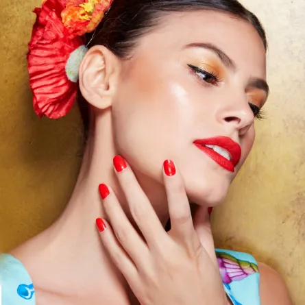 مناكير أحمر لحفلات رأس السنة 2026