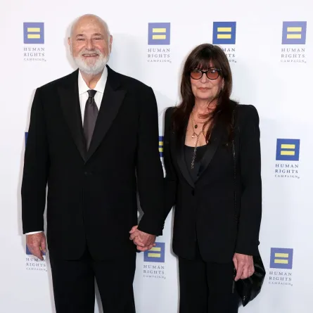 روب راينر وميشيل راينر في لوس أنجلوس، كاليفورنيا (Rob Reiner and Michele Reiner in Los Angeles, California). مصدر الصورة: Matt Winkelmeyer/Getty Images for Human Rights Campaign/AFP