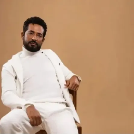 عمرو سعد يهنيء زوجته شيماء فوزي بكتابها الجديد