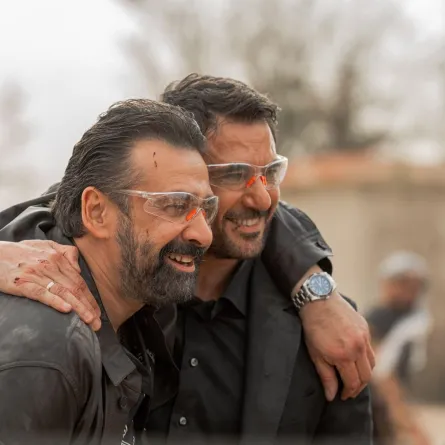 كريم عبد العزيز واحمد عز من كواليس فيلم Dogs‏ 7 - الصورة من صفحة المستشار تركي ال الشيخ على فيس بوك