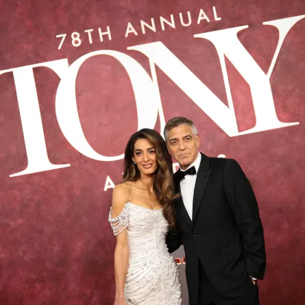 أمل كلوني وجورج كلوني، يونيو 2025 (مصدر الصورة : Dimitrios Kambouris / GETTY IMAGES NORTH AMERICA / Getty Images via AFP)