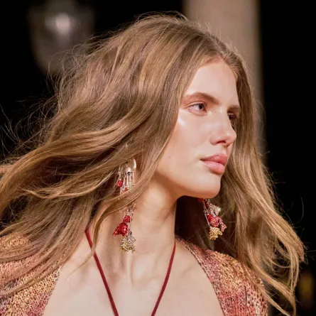 التعامل مع قشرة الشعر العنيدة في الطقس البارد