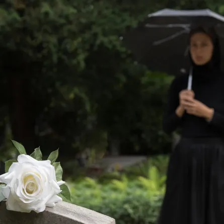 رؤيا الميت يزورنا في البيت -مصدر الصورة: Freepik 