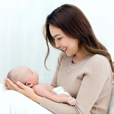 عبارات تحفيزية للأم الجديدة في أول أيام الأمومة- مصدر الصورة: Adobe Stock by JuYochi