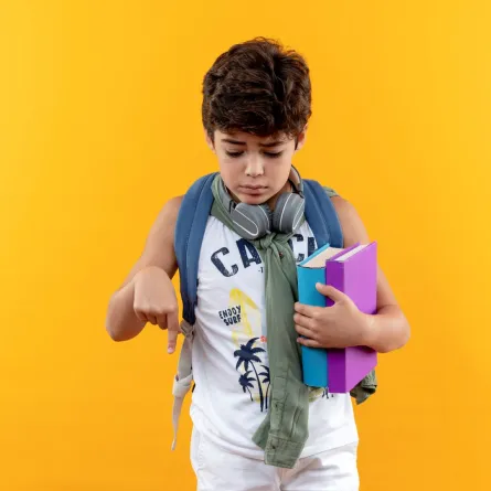 صورة تعبر عن طفل لديه صعوبات تعلُّم