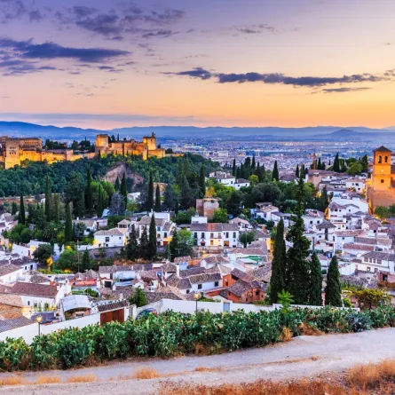 قصر الحمراء في غرناطة