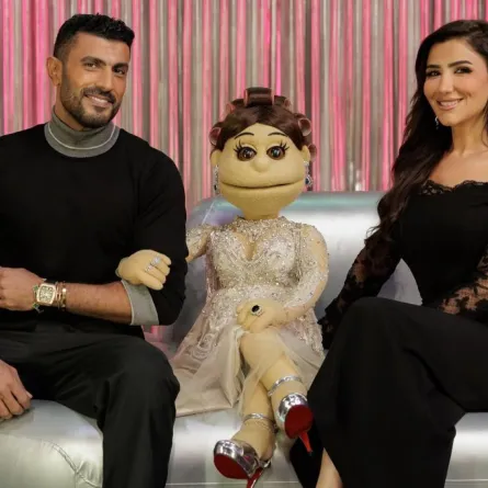 الفنانة مي عمر وزوجها المخرج محمد سامي مع أبلة فاهيتا - الصورة من حساب مي على إنستغرام