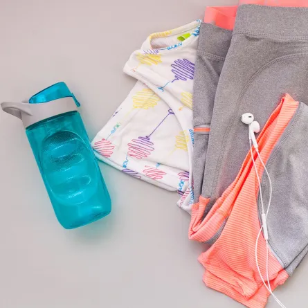 ملابس رياضية نسائية