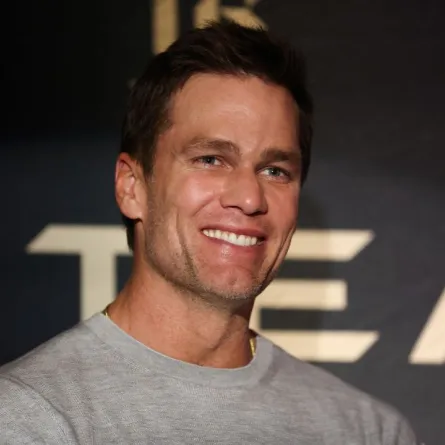 توم برادي خلال قمة قادة الفريق في فلوريدا (Tom Brady during Team Brady's Leaders' Summit in Florida)- مصدر الصورة: (Photo by Megan Briggs / GETTY IMAGES NORTH AMERICA /  Getty Images via AFP)