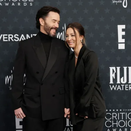 توم بيلفري Tom Pelphrey وكالي كوكو Kaley Cuoco في حفل توزيع جوائز اختيار النقاد 2026. مثدر الصورة:  Matt Winkelmeyer/Getty Images for Critics Choice Association/AFP