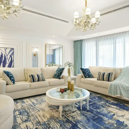 غرفة معيشة مودرن مع سجادة