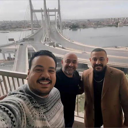 مصطفى غريب ودياب والمخرج إسلام خيري - الصورة من ستوري حساب المخرج إسلام خيري