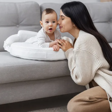 صورة لأم مع طفلها