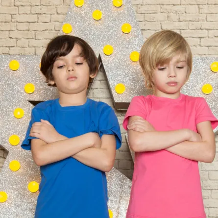 صورة تعبر عن خصام بين الأطفال