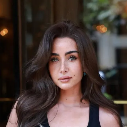 هنا الزاهد - الصورة من صفحتها على موقع فيسبوك