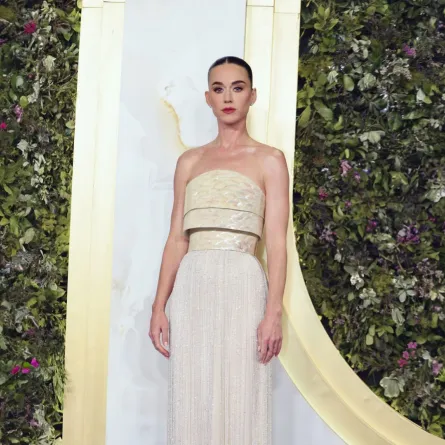 كاتي بيري Kate Perry- الصورة من العلاقات العامة للمصممة