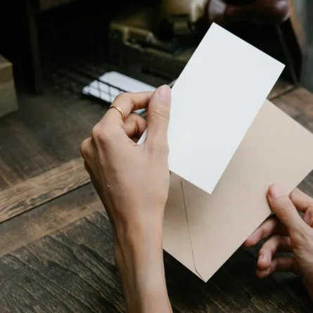 تفسير حلم تلقي رسالة من شخص مجهول