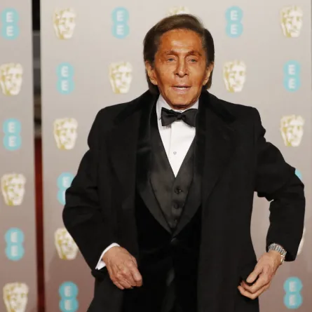 فالنتينو غارافاني في لندن (Valentino Garavani in London ). مصدر الصورة: Tolga AKMEN / AFP