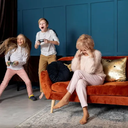 صورة لأطفال مشاغبين