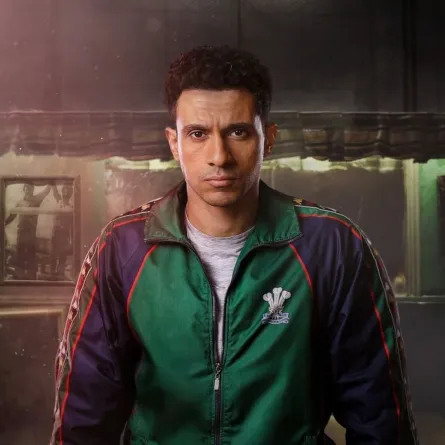 عصام عمر على الملصق الدعائي لمسلسل بطل العالم- الصورة من صفحة منصة يانغو بلاي على إنستغرام