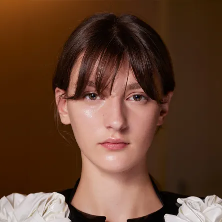 العناية بالبشرة