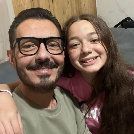 أحمد زاهر مع ابنته منى- الصورة من حسابه على إنستغرام