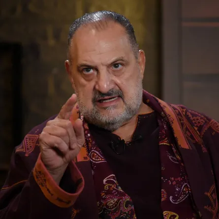 خالد الصاوي من كواليس البرنامج - الصورة من الصفحة الرسمية للبرنامج على الفيس بوك