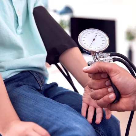 صورة قياس ضغط الدم