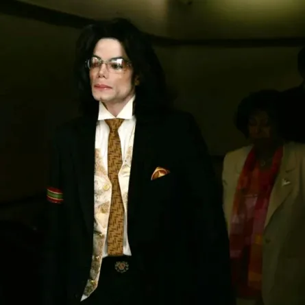 مايكل جاكسون (Michael Jackson).. مصدر الصورة: POOL / Getty Images North America / Getty Images via AFP