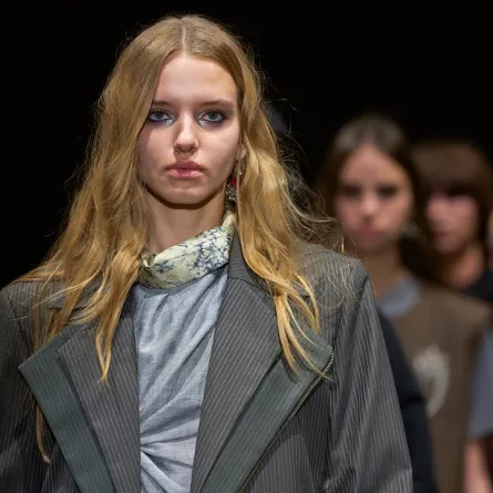 من عرض Absent Findings Polimoda  لأسبوع دبي للموضة خريف شتاء 2026-2027 -  مصدر الصورة LaunchmetricsSpotlight©  