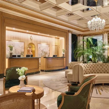 اللوبي في فندق ويستمنستر- باريس (الصورة من صفحة hotel_westminster الرسمية على انستغرام)