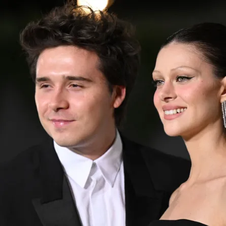 نيكولا بيلتز بيكهام وزوجها بروكلين بيكهام في متحف أكاديمية فنون وعلوم الصور المتحركة في لوس أنجلوس (Nicola Peltz Beckham and husband Brooklyn Beckham at the Academy Museum of Motion Pictures in Los Angeles). مصدر الصورة: Robyn Beck / AFP