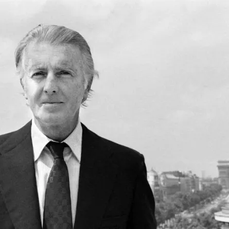 المصمم هوبير دو جيفنشي Hubert De Givenchy- المصدر: PIERRE GUILLAUD / AFP