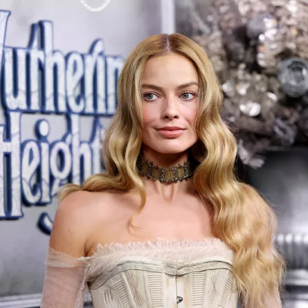 مارغوت روبي بتصميم محمد آشي -مصدر الصورة:  Don Arnold/WireImage