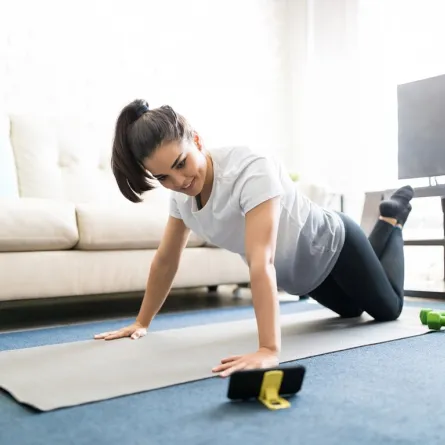 تمارين خفيفة في رمضان لحرق الدهون- المصدر Image By Freepik