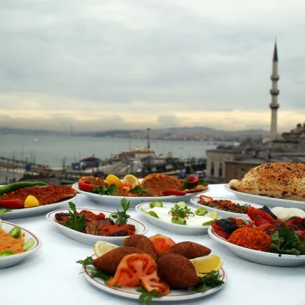 مجموعة من الأطباق التركية