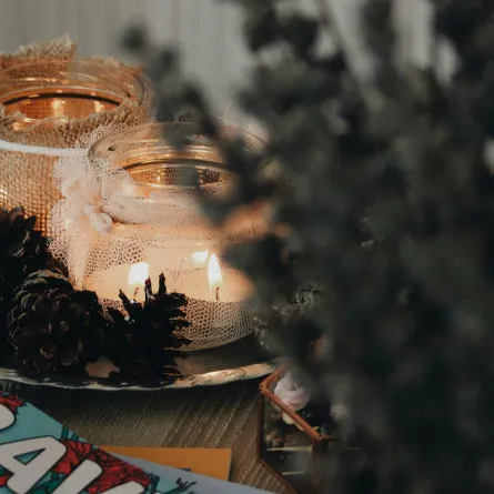 فوانيس مصنوعة من علب زجاج