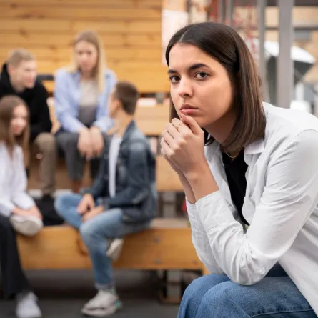 الصمت يعطي فرصة لتحليل المعلومات- المصدر freepik