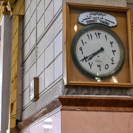 التوقيت الزوالي في المسجد النبوي.. امتداد تاريخي لعناية المسلمين بالمواقيت