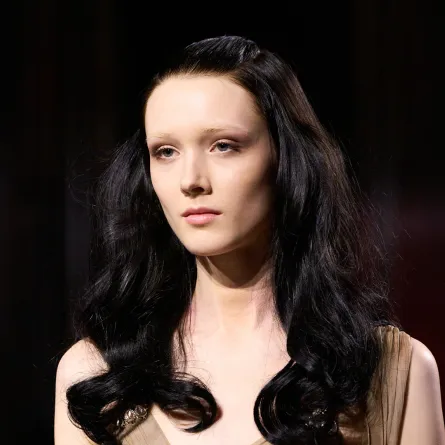 من عرض إيلي صعب - من الصورة من Launchmetrics/Spotlight© 