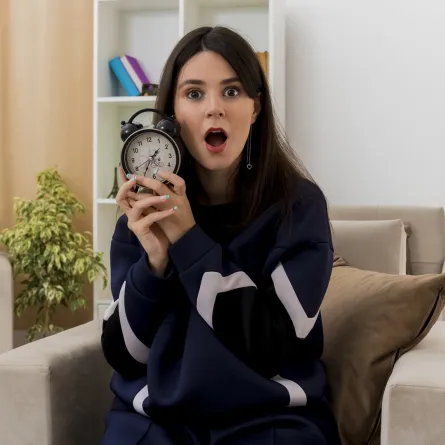  حلم التأخر عن موعد مهم - مصدر الصورة: Freepik by stockking