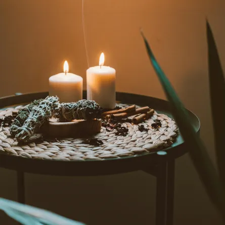 البخور لتعطير المنزل