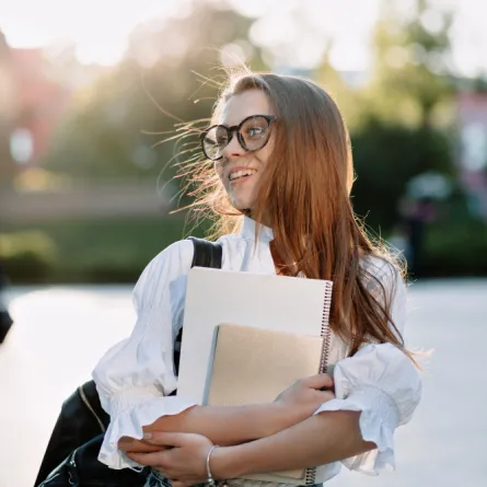 الحياة الجامعية مرحلة تشكل الشباب- المصدر freepik