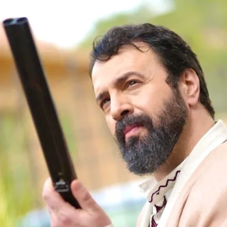 تيم حسن في كواليس مسلسل مولانا - الصورة من صفحته على انستغرام