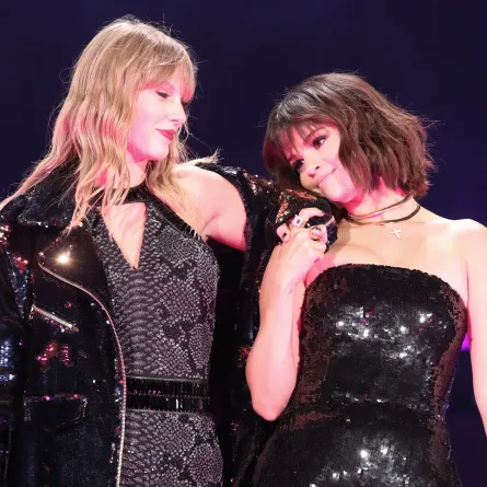 سيلينا غوميز Selena Gomez و تايلور سويفت Taylor Swift من حفل روز بول عام 2018 - مصدر الصورة: Christopher Polk/TAS18/Getty Images