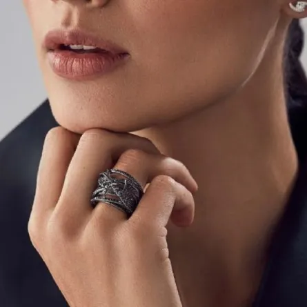 الألماس الأسود .. فخامة تعكس قوتك في اليوم العالمي للمرأة