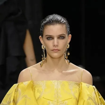 صيحات مكياج من أسبوع الموضة في باريس لشتاء 2027.